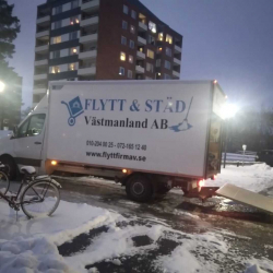 Flytthjälp under snökaos